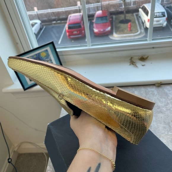 NWT||Archive Italian Leather Gold Loafers with a Alligator look. 9.5 - Picture 3 of 11